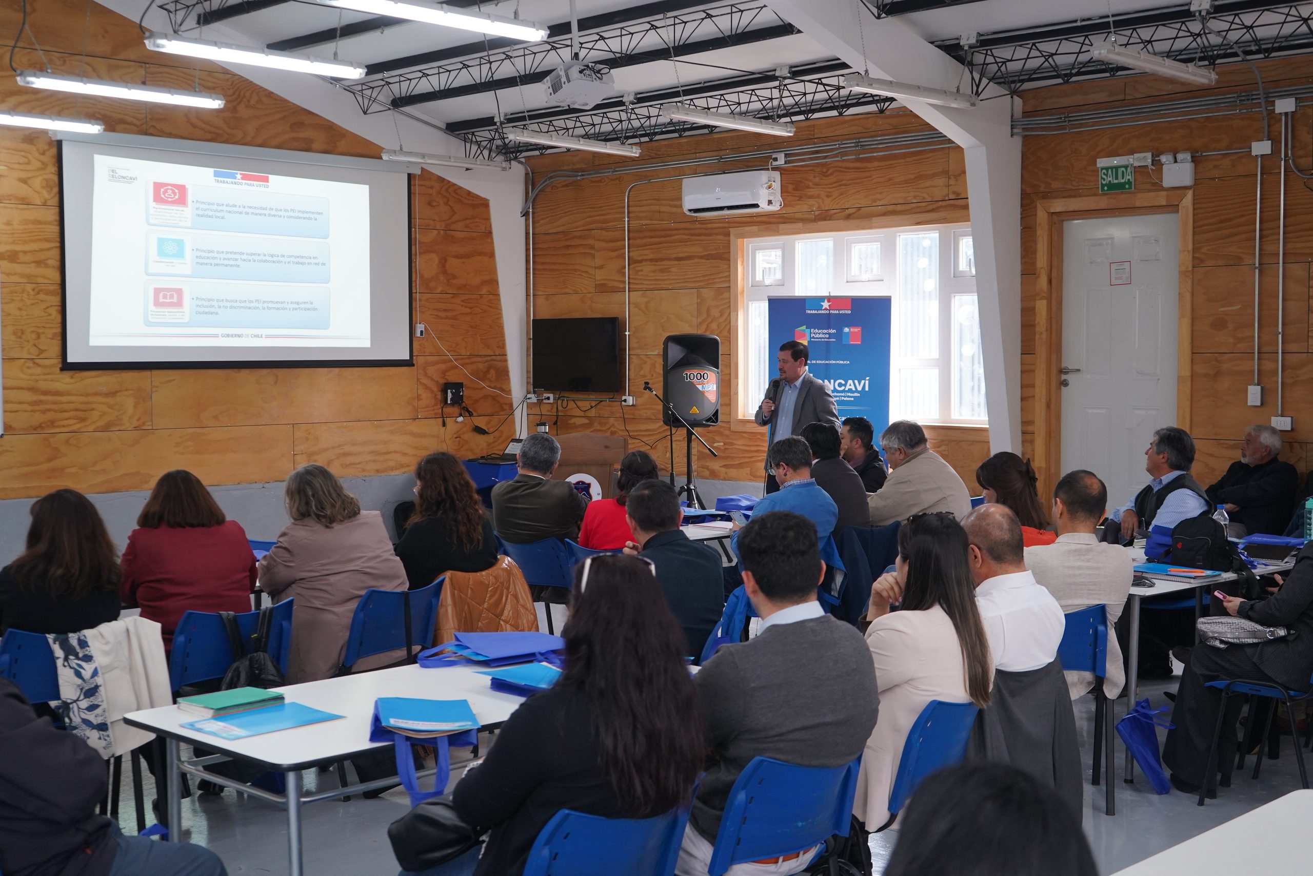 SLEP del Reloncaví fortalece el trabajo con directores y directoras de escuelas básicas de Puerto Montt